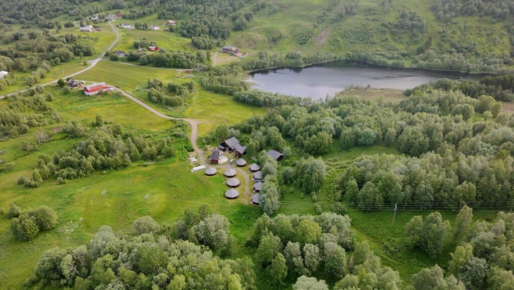artic cabins 2